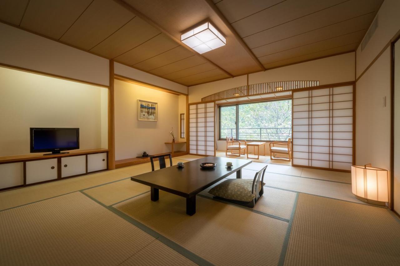 Iizaka Onsen Surikamitei Ohtori Hotel Фукушима Екстериор снимка