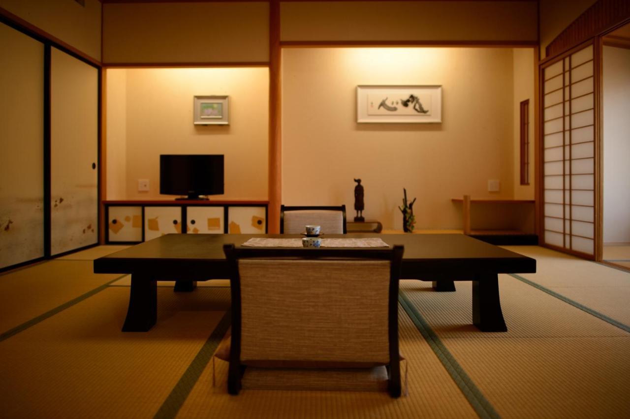 Iizaka Onsen Surikamitei Ohtori Hotel Фукушима Екстериор снимка