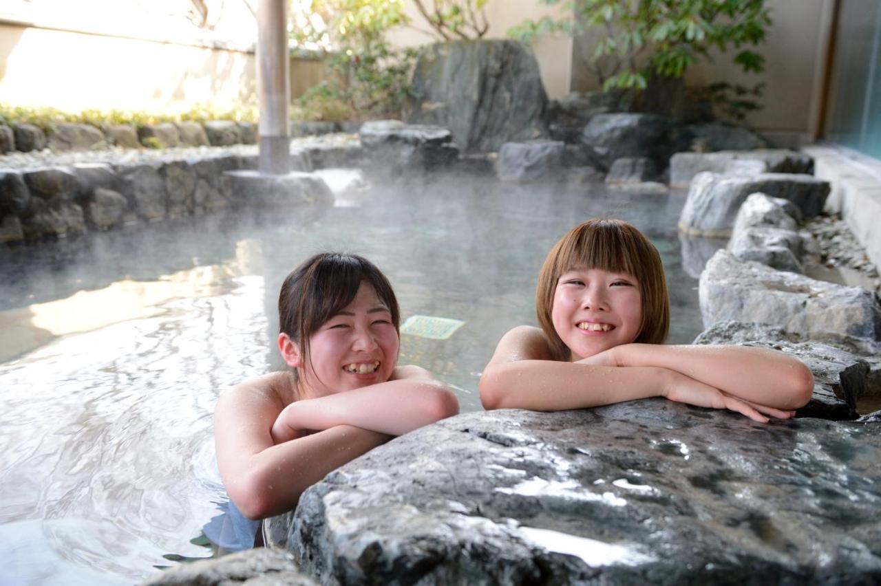 Iizaka Onsen Surikamitei Ohtori Hotel Фукушима Екстериор снимка