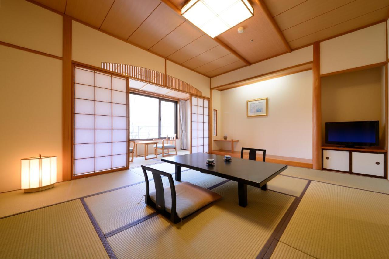 Iizaka Onsen Surikamitei Ohtori Hotel Фукушима Екстериор снимка